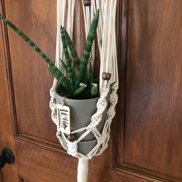 BOHO MACRAME HANGING PLANT HOLDER - Picture 1 of 9